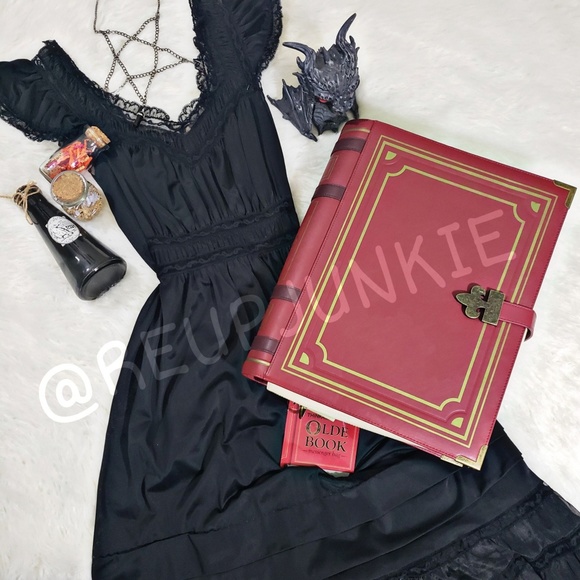 olde book messenger bag